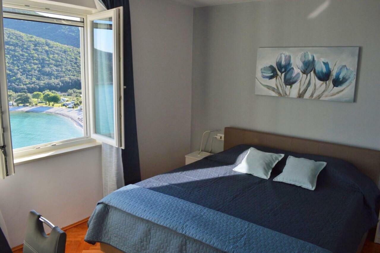 Apartment 22 *